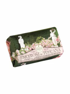 Vartalonhoito-Nesti Dante Garden In Bloom -palasaippua 250 g