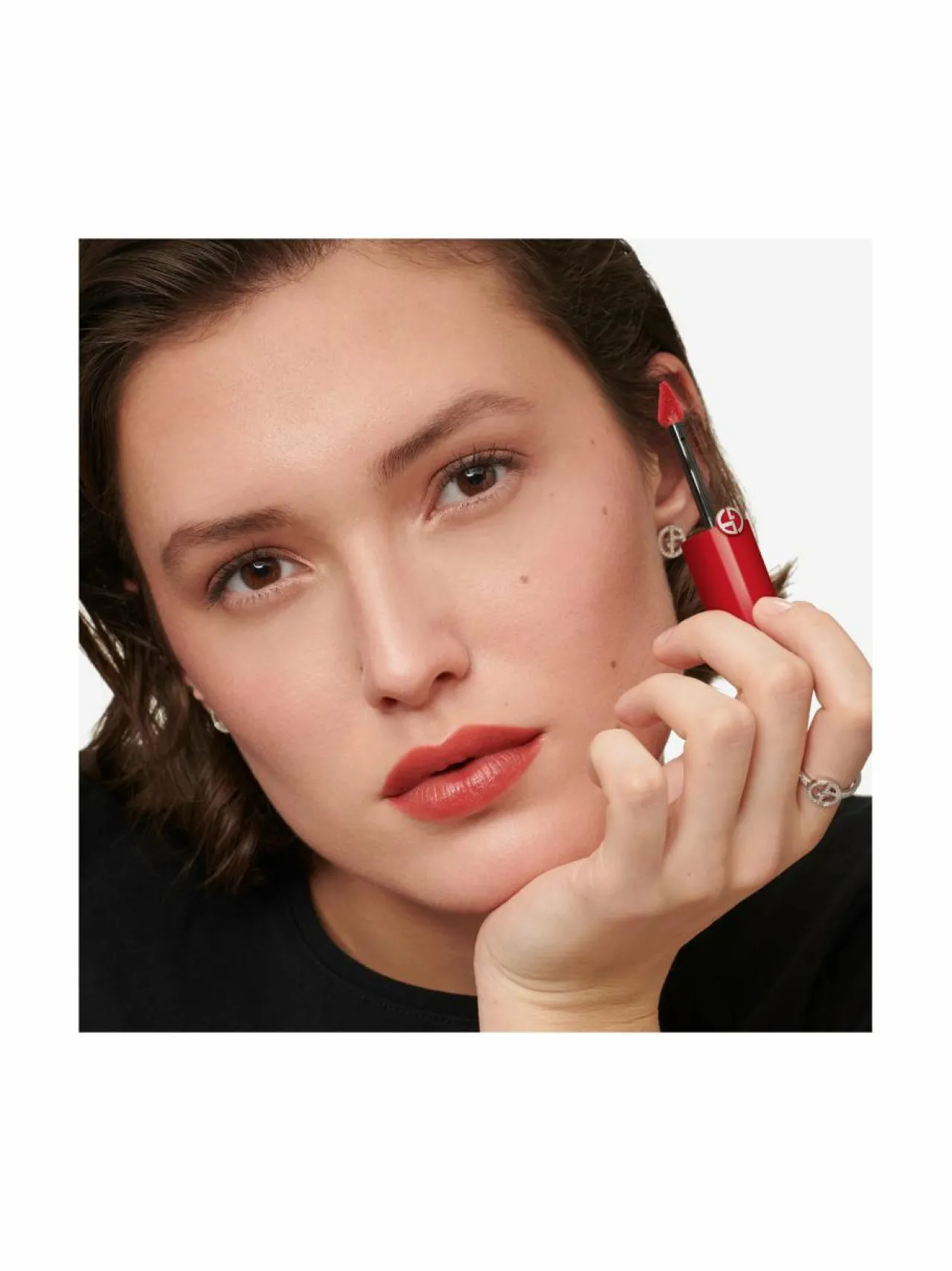 Huulet-Armani Lip Maestro Satin -nestemäinen huulipuna