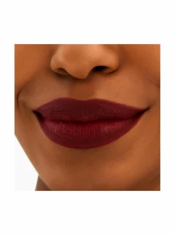 Huulet-MAC Locked Kiss Lipstick -huulipuna