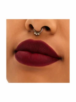 Huulet-MAC Locked Kiss Lipstick -huulipuna