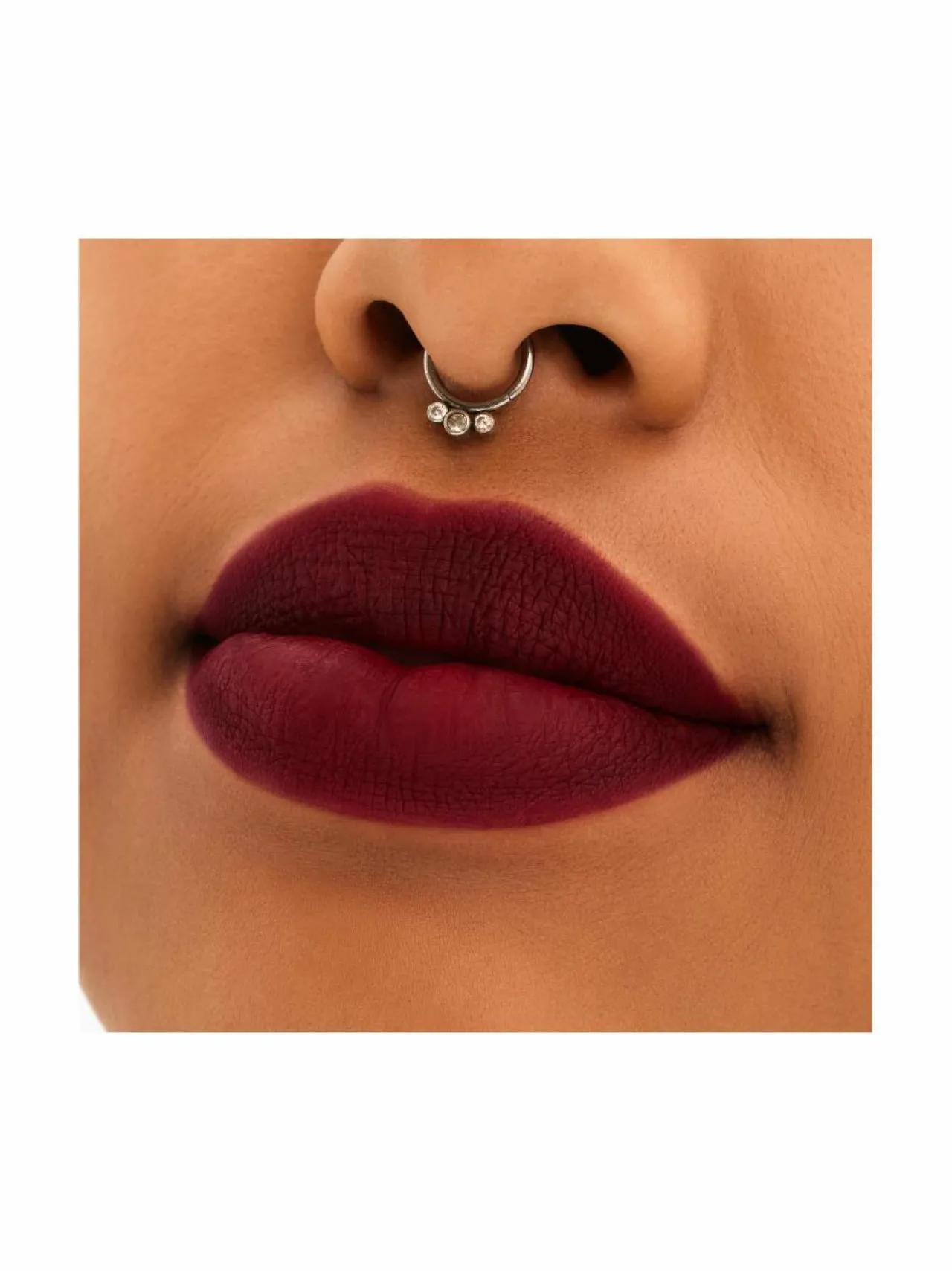 Huulet-MAC Locked Kiss Lipstick -huulipuna