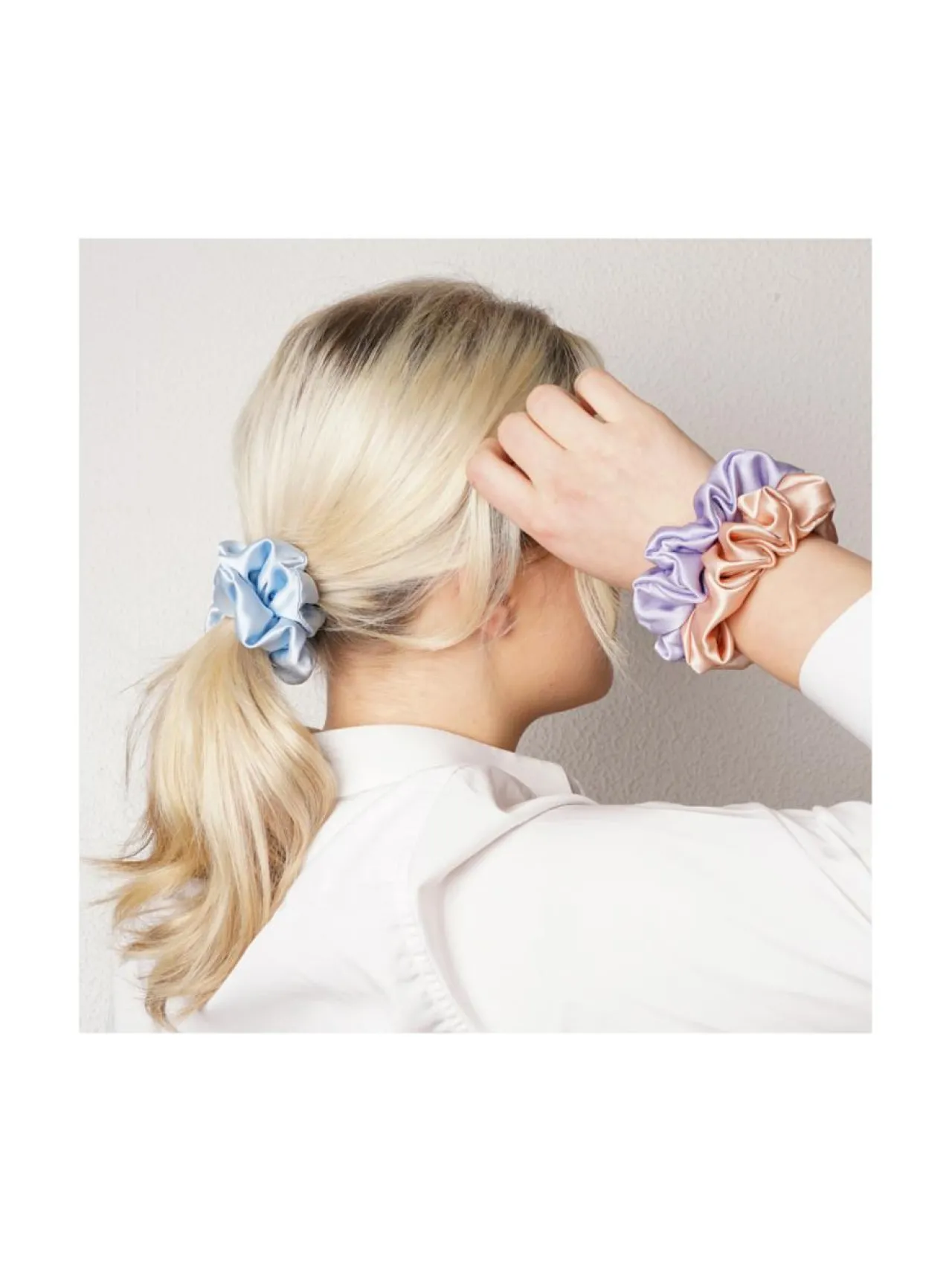 Hiustarvikkeet-Upcycle with Jing Mulberry Silk Scrunchie -hiusdonitsi - vaaleansininen LIGHT BLUE