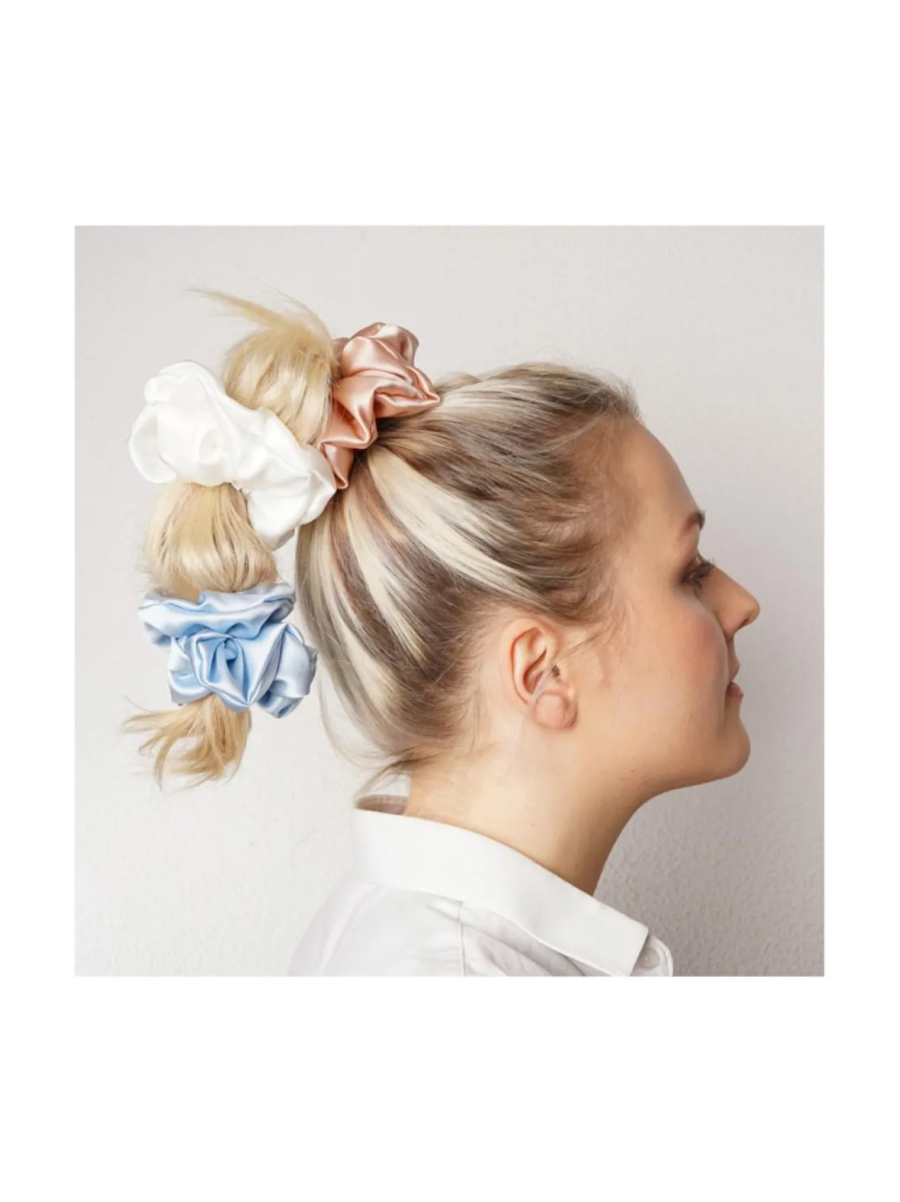 Hiustarvikkeet-Upcycle with Jing Mulberry Silk Scrunchie -hiusdonitsi - vaaleansininen LIGHT BLUE